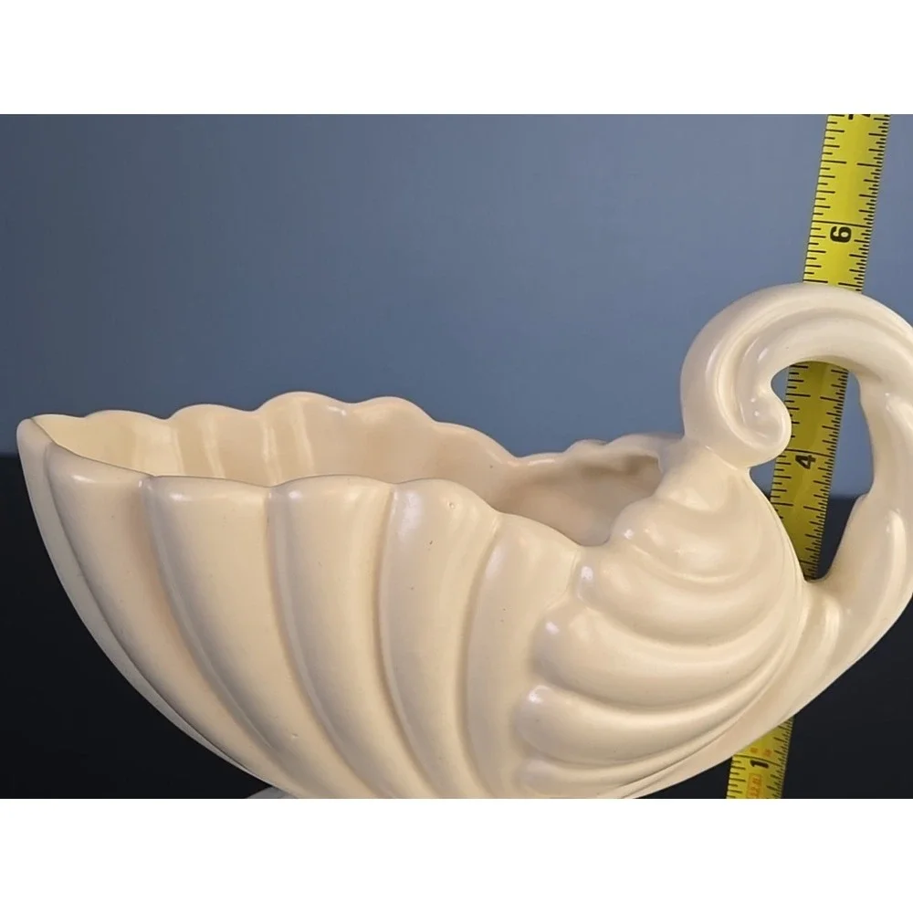 Vintage Royal Haeger Ivory White Ceramic Cornucopia Footed Planter Vase 8 x 6 in